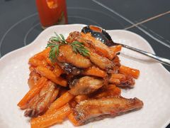 -鞍山大白鲨美食酒店