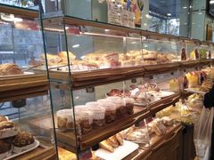 面包甜点陈列柜-新侨三宝乐面包店(崇文门店)