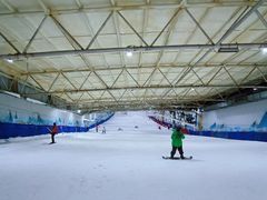 -乔波室内滑雪场