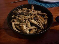 初榨橄榄油炒黑松露杂菌-帕歌西班牙餐厅paco tapas