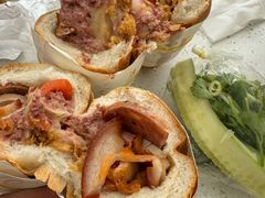 -Bánh Mì Huynh Hoa