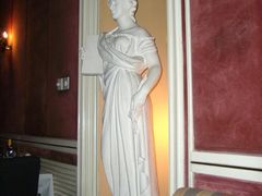 雕像-成桂西餐厅·42年的味道(五大道疙瘩楼店)