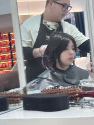 -EMILY 艾米莉 烫染沙龙