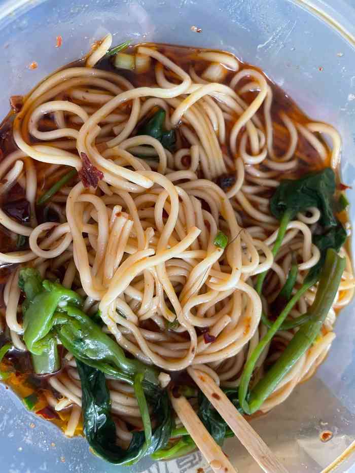 打分 打包个小面回来吃   吃到个弯弯的毛   真的把我恶心到了