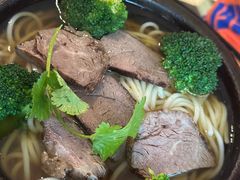 热石锅小牛排骨汤面-Moka Bros 摩卡站(西单大悦城店)