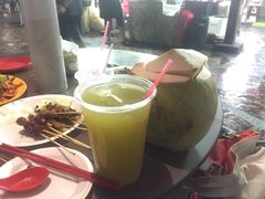 -东海岸人工湖美食村