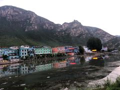 -百里峡七彩艺术小镇