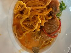 -Chom Cafe and Restaurant