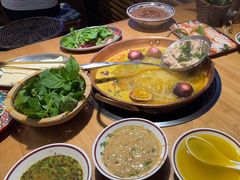 -洱火云南酸菜牛肉火锅(石景山当代商城店)