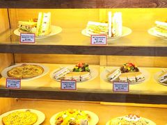 面包甜点陈列柜-漫咖啡(沙龙汇店)