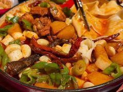 珐琅锅大盘鸡-阿里家·新疆烤肉酒場 by MIG