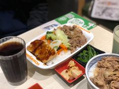 牛肉煎鸡双拼饭-吉野家(长沙五一广场IFS店)