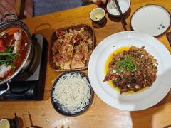 -老滇山寨•云南特色菜•地方菜•民族风情歌舞表演(金碧店)