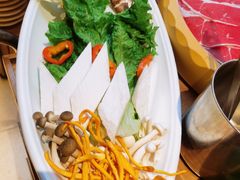 -老牌坊云南鱼豆花火锅(哈西万达店)