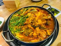 土豆排骨火锅-喇喇排骨火锅·传统韩式脊骨汤(望京西园总店)