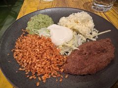 特色卷饼配酱料-Pistolera Mexican Cantina女枪手墨西哥餐厅(碧云路店)