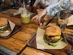 -BURGER BRO'S