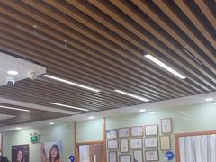 -茂菊口腔连锁(浦东南路店)