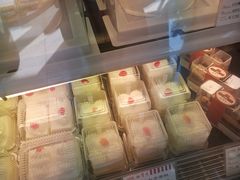 -红宝石·鲜奶小方·海派西点房(丰庄店)