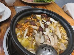 -菌之家·专业纯野生菌火锅·特色炒菌