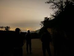 -鬼笑石后山停车场