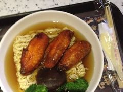 鸡中翅公仔面-百威KTV(恒福路店)