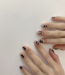-悦指间美甲美睫