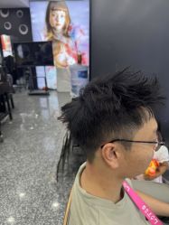 -藤野造型·烫·染发型设计店