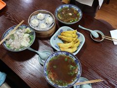 三鲜牛肉馄饨-老新隆牛肉锅贴(新街口店)