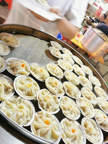 9.11 晚上八点左右去的扬帆夜市,人挺多的