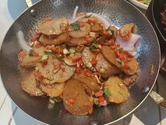 -阿瓦山寨·湘菜现炒·剁椒鱼头王(咸阳总店)