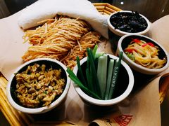 烙饼卷菜-丁里羊肉小镇(天鹅湖总店)