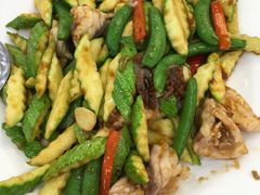脆肉鲩炒荷兰豆云南小瓜-潮喜竹溪荔湖酒家(荔枝湾店)