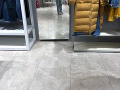 -斯普瑞斯奥特莱斯