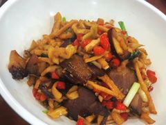 -湖南人家湘菜馆(镇江路店)