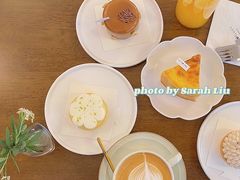 开心果树莓泡芙-Ten Olives甜点
