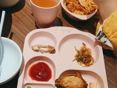 -港丽餐厅(正大店)