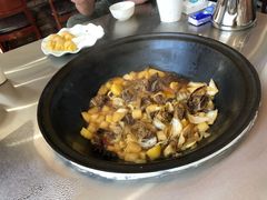 -粘豆包柴火铁锅炖