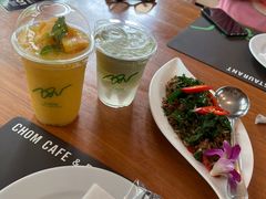 -Chom Cafe and Restaurant