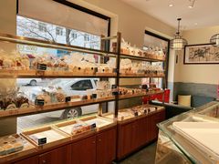 面包甜点陈列柜-申氏糕点(三好街店)