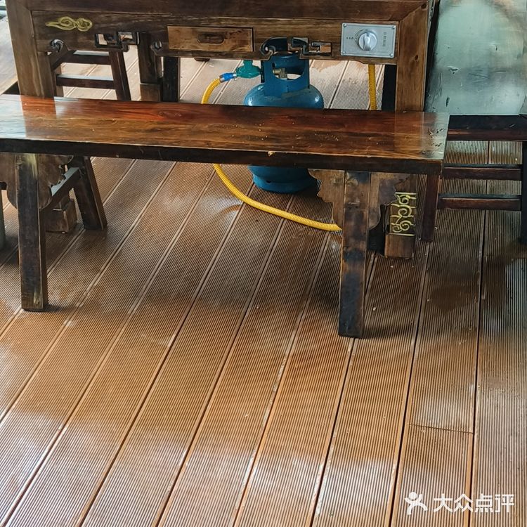 成都松弛感一半在庭院 大院河鲜鱼莊 清水河公园