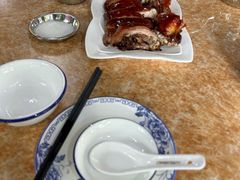 -黄记四更烤乳猪店