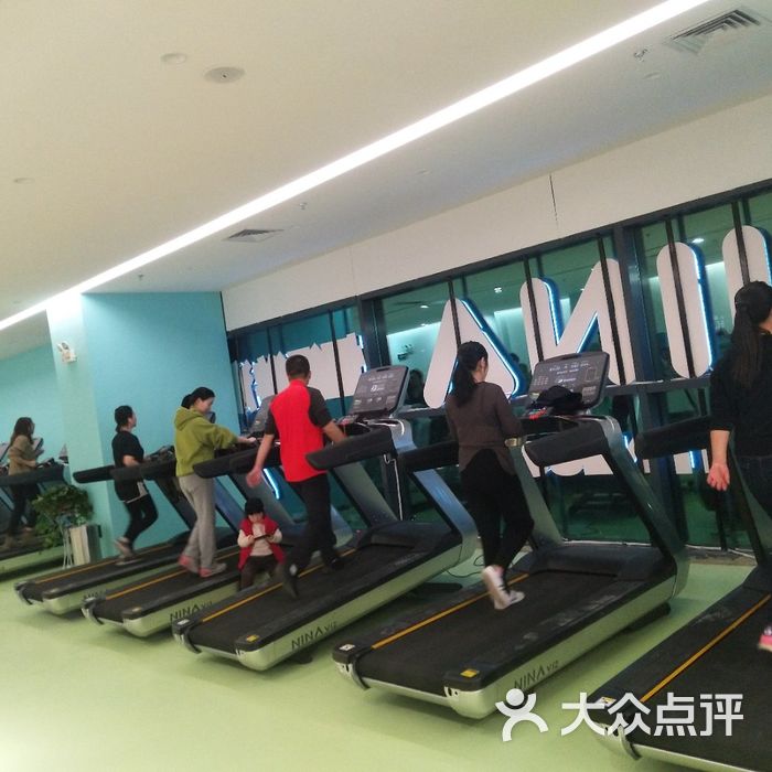 nina恒温游泳健身