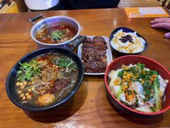 -爆炸头阿姨小四川正宗川味小吃(无任何分店)