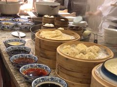 -怡豪大饭店·银顶旋转餐厅