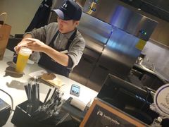 -瑞幸咖啡(东直门枢纽店)