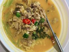 至激酸辣汤灼肥牛-悦湖公馆