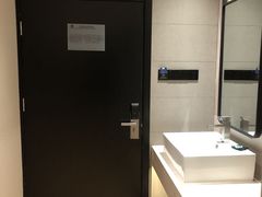 -希岸·轻雅酒店(广州白鹅潭艺术中心花地湾地铁站店)