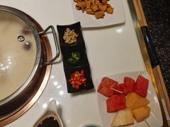 -洪氏嗨捞·猪肚鸡火锅(阳光天地店)