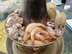 -一口猪海鲜浑锅·东北家常菜